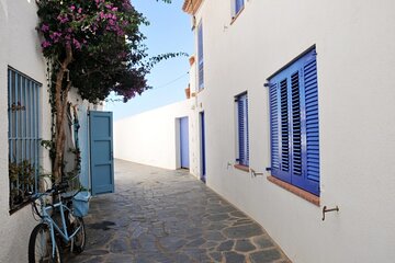 Luxury Tour in Cadaqués and Lunch from Barcelona