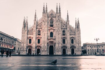 Milan Highlights Tour: History, Culture, and Aperitivo