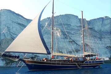 Athens Riviera Half-Day Cruise – Swim, Lunch & Drinks Included!