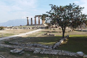 Athens Christian Tour with Daphni Monastery and Ancient Corinth