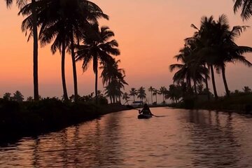 Kochi Kayaking Tour: Sunrise, Sunset & Floating Tea Break