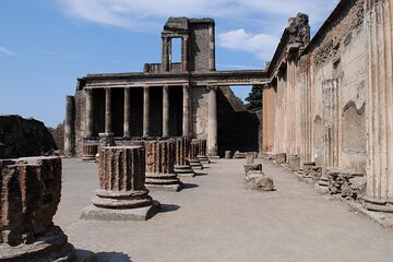 Last-Minute Tour to Pompeii and the Amalfi Coast