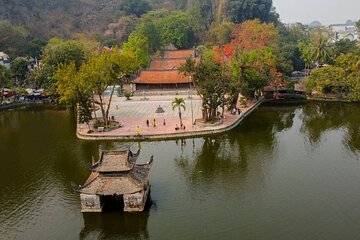 Hanoi Private Day Trip: Thay Pagoda and Duong Lam Village 
