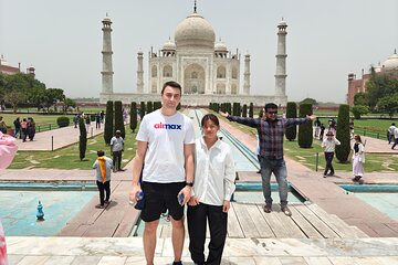 Day Trip to Taj Mahal, Agra Fort and Baby Taj from Delhi