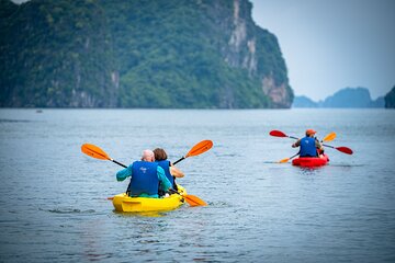  Discover Hanoi on 3-Day Boat and Kayak Expedition