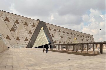Private Grand Egyptian Museum and Pyramids Tour