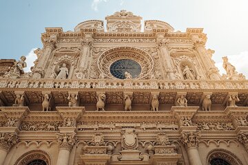 Private transfer: Naples to Lecce, 2h stop in Castel Del Monte