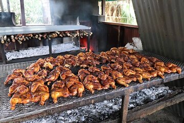 Bamboo Rafting and Jerk Chicken Stop with Souvenir Shopping