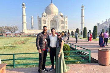 Sunrise Taj Mahal and Agra Fort Tour from Delhi by Car