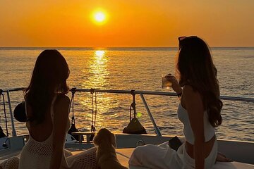 Tour of Bahia in Cartagena with Sunset, Music and Open Bar 