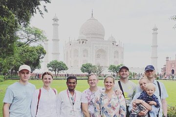 From New Delhi: Private luxury Overnight trip to Delhi and Agra