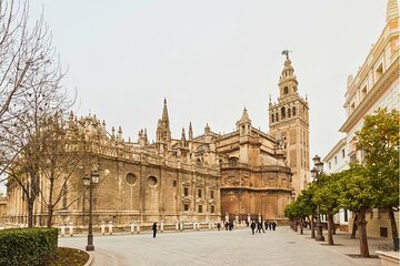 Seville Cathedral and La Giralda Entry Ticket with Audio Guide