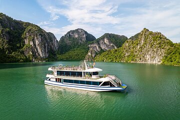 Hanoi 5 Star Halong Bay Cruise Local Lunch Limousine and Jacuzzi