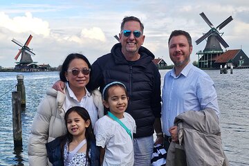 Customized Private Tour in Tesla to Zaandam, Windmills & Volendam
