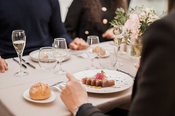 Paris Christmas Lunch Cruise by Bateaux Mouches