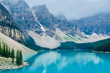 Explore Banff’s Wonders: Lake Louise, Moraine Lake, and Beyond