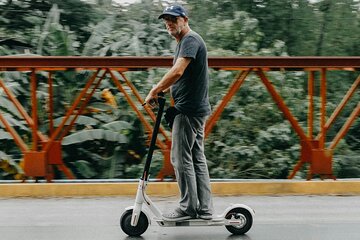 Selfdrive E-Scooter - Shared Guide in Small Groups 
