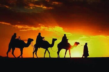 Sunset Camel Ride & Traditional Dinner with Show in Agafay Desert