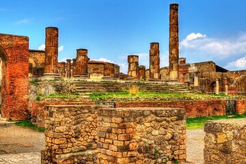 Ancient Roman Experience Pompeii Tour with Historical Lunch 