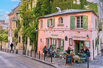 Montmartre and Sacre Coeur Private Guided Tour in Paris
