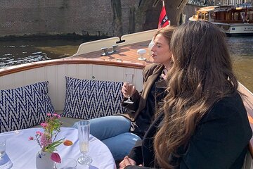 Private Dinner Cruise in Amsterdam 3hrs + 3 courses included