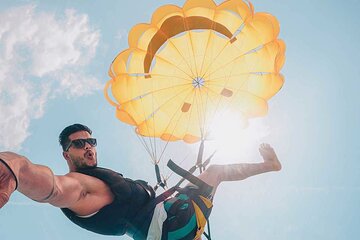 Parasailing Fly in the Sky Experience with Transfers - Hurghada