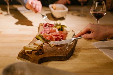 Food Tour in Bordeaux : Sweets, Cheese & Wine 