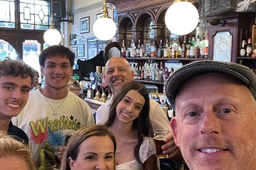 Private London Pub Tour in Iconic London Taxi