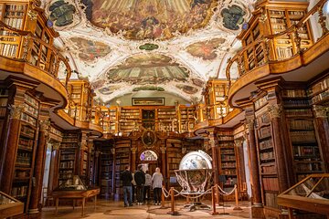 Old Town Tour with Cathedral and Collegiate Library