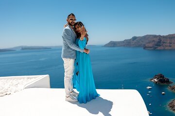 Private Marriage Proposal Photoshoot in Oia