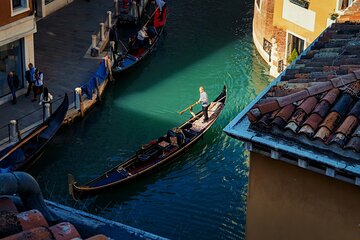 Shared Gondola Ride in Venice on the Grand Canal