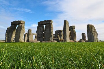 Expert Archaeologist - Private Stonehenge, Bath and Avebury Tour
