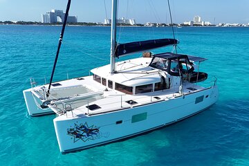 7hrs 42ft Luxury Catamaran Private Charter Cancun to Isla Mujeres