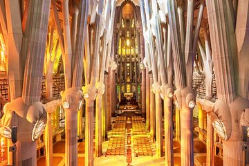 Sagrada Familia: The Golden Hour with Skip the line Tickets