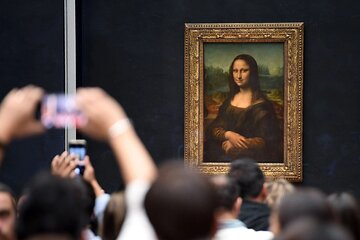 Paris Louvre Museum Timed Entrance Ticket with Seine River Cruise