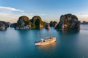 From Hanoi: Breathtaking Beauty Bai Tu Long 2-Day Scenic Cruise