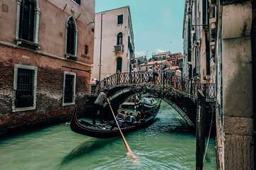 Gondola Shared Ride On Venice Canals 