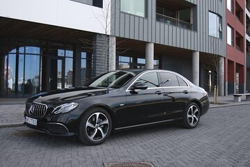Private Luxury Airport transport Keflavik in Sedan