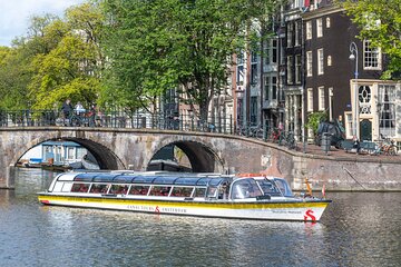 Amsterdam City Centre Cruise with Free Drink
