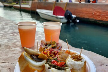 2 Hour Cicchetti and Wine Tasting Tour in Venice