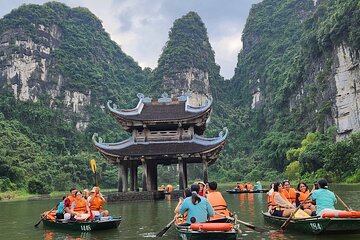 Mua Cave Trang An Hoa Lu Visit Local Famer's House and Bike
