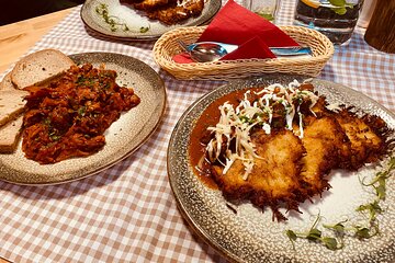 Krakow: 6-Course Full Polish Food & Vodka Dining Experience