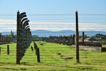 Auschwitz Birkenau tour with a Guidebook