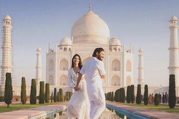 Private Taj Mahal, Agra Fort & Baby Taj Tour by Train from Delhi