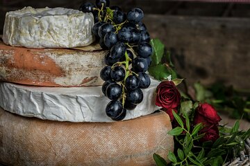 Paris Gourmet Walking Feast of French Iconic Flavors and Landmark