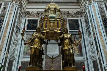 Vatican Exclusive Saint Peter Basilica and Papal Tombs Tour