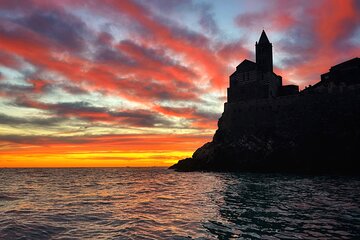Sunset boat tour with aperitif.