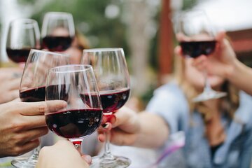 Hvar Wine Tour with Wine Tasting in a Local Winery