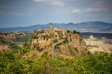 Private Full-Day Tour Civita di Bagnoregio & Villa Lante