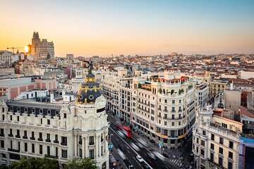 Madrid Historical tour through Cinema and Cocktail tasting